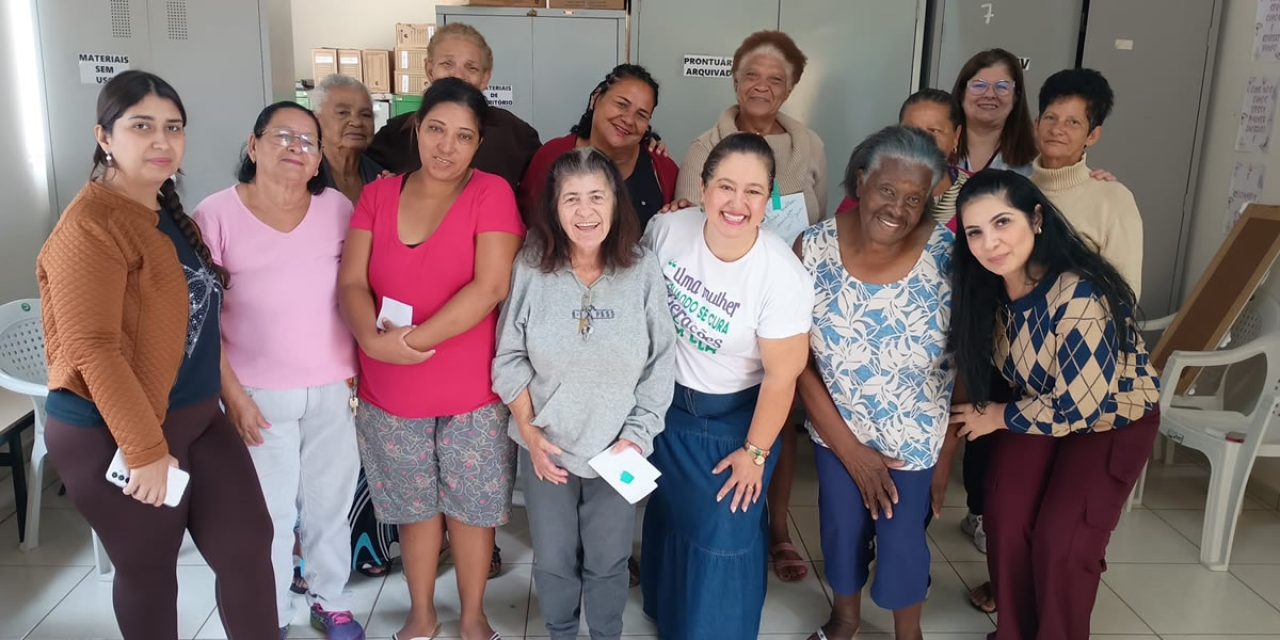 CRAS Sul realiza palestra sobre autoestima para pessoas idosas