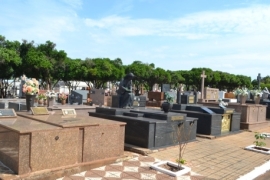 Cemitério Municipal se prepara para o Dia das Mães